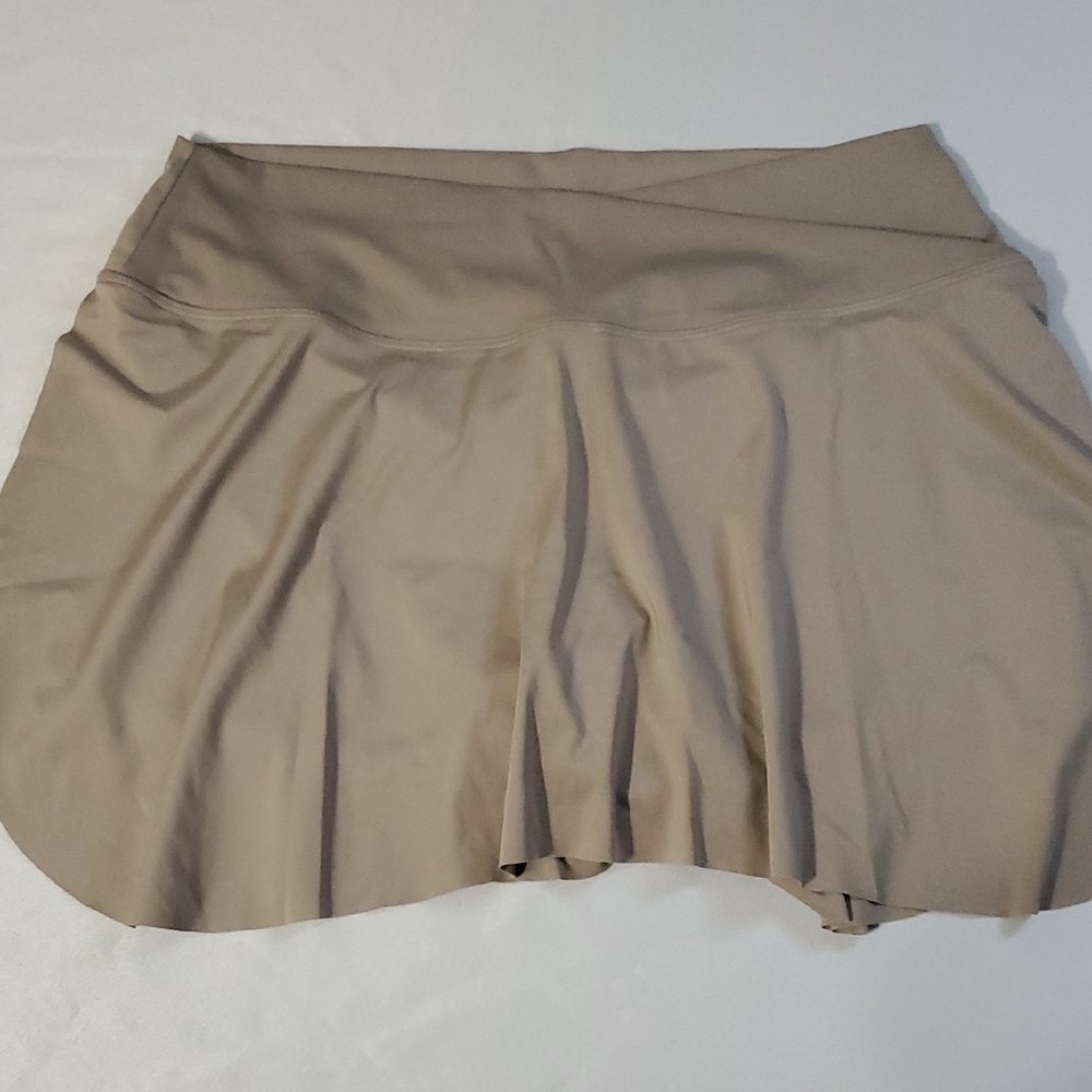 Calvin Klein Performance NWOT Moisture Wicking UPF Tennis Skort in Tan Size XL